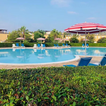Hotel apartamentowy Club Ginevra 4*