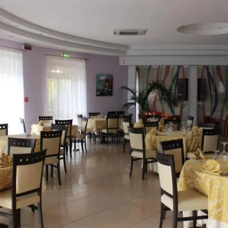 Hotel apartamentowy Club Ginevra 4*